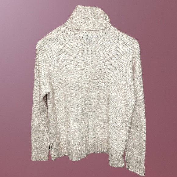 BANANA Republic Pink and Cream Soft, Loose Turtleneck Sweater, Size Small - Picture 4 of 5